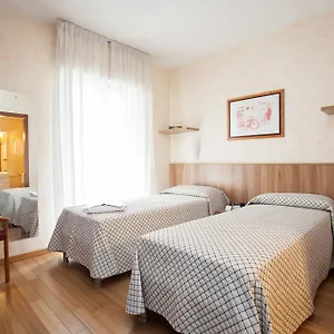 מלון דירות Desenzano, מילאנו